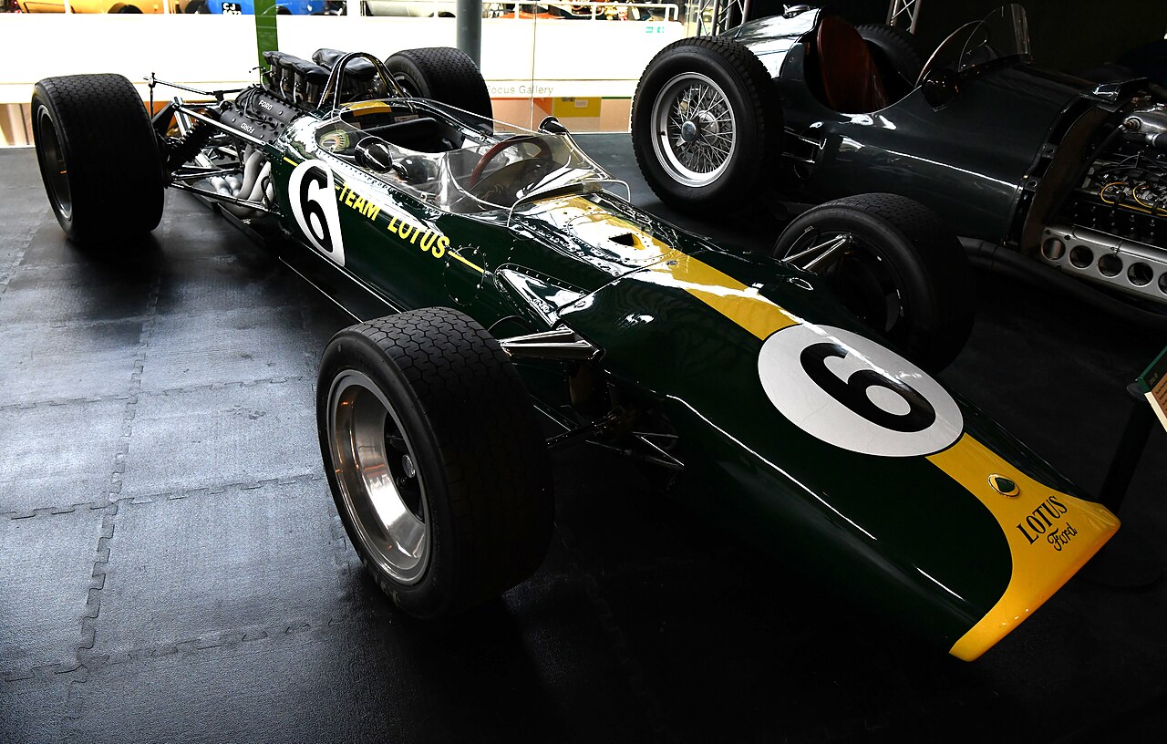 Lotus 49 din 1967 în livrea verde Team Lotus
