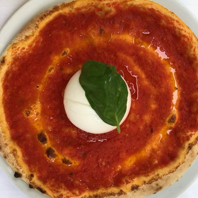 Pizza Verde Domol, cu pesto și mozzarella di bufala